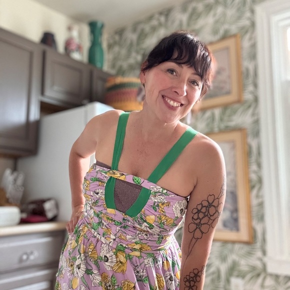 Meet Posher, Daisy - Picture 6 of 6